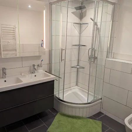 Appartement Bright 2-room First-floor With Private Entrance *