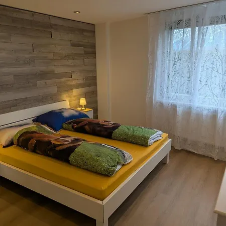 Bright 2-room First-floor With Private Entrance *